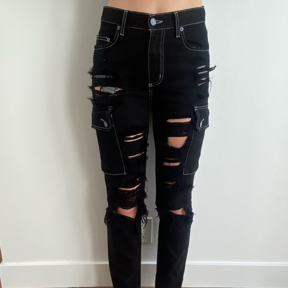 CARMAR black ripped jeans. Size 26